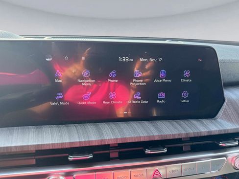 Used 2024 Kia Telluride EX w/ EX Captain's Chair Package image 30