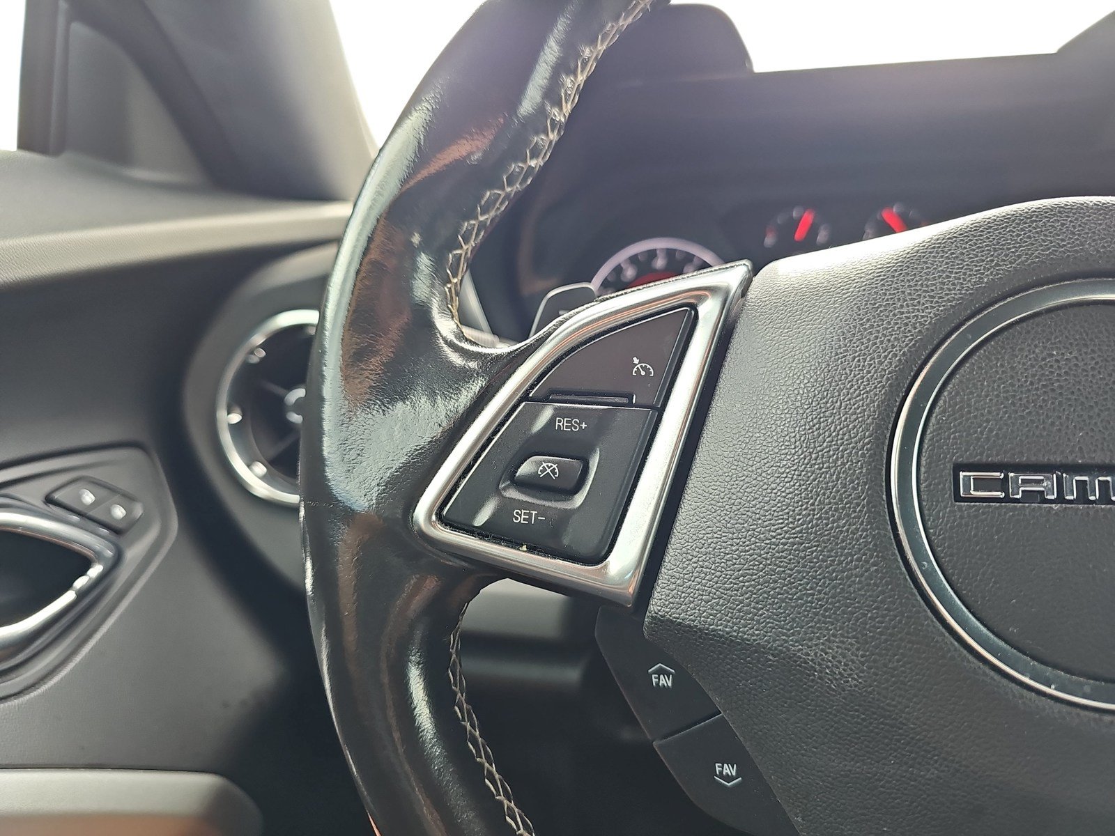 Used 2017 Chevrolet Camaro LT RWD image 13