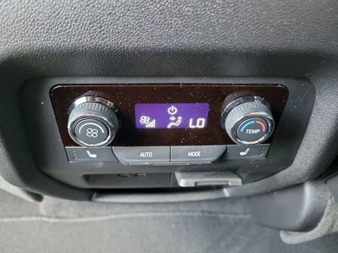 Certified 2025 Chevrolet Traverse RS FWD image 23