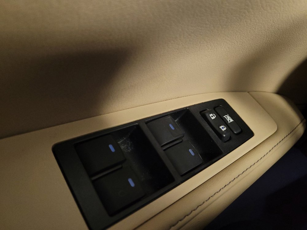 Used 2015 Lexus ES 350 w/ Luxury Package FWD image 27