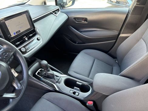 Used 2025 Toyota Corolla LE FWD image 34