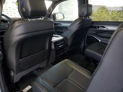 New 2026 Jeep Grand Wagoneer Limited AWD/4WD image 10
