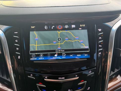 Used 2017 Cadillac Escalade Luxury AWD/4WD image 17