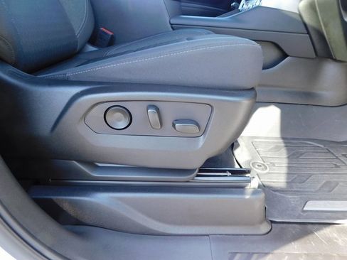 Used 2024 GMC Yukon SLE image 19