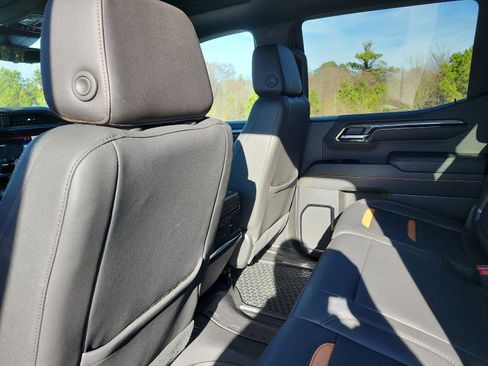 Certified 2023 GMC Sierra 1500 AT4 w/ AT4 Premium Package image 16