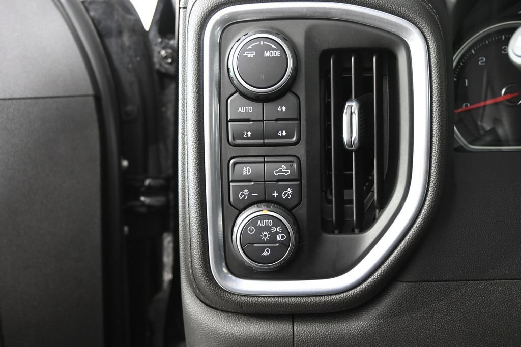 Used 2022 Chevrolet Silverado 1500 High Country AWD/4WD image 24