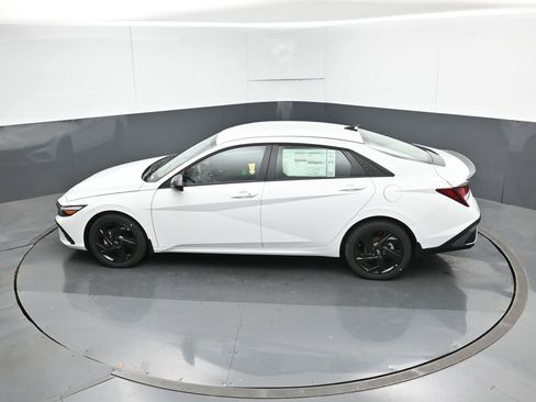 New 2026 Hyundai Elantra Sport FWD image 19