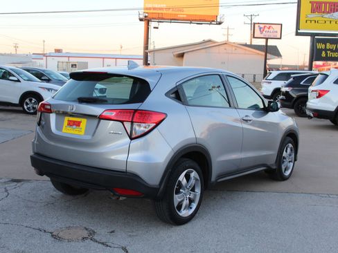 Used 2022 Honda HR-V LX image 5