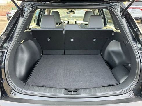 Used 2025 Toyota Corolla Cross image 17