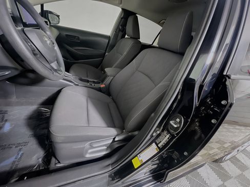 Used 2025 Toyota Corolla LE image 15