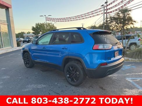 Used 2023 Jeep Cherokee Altitude Lux image 39
