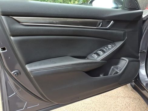 Used 2019 Honda Accord Sport image 12