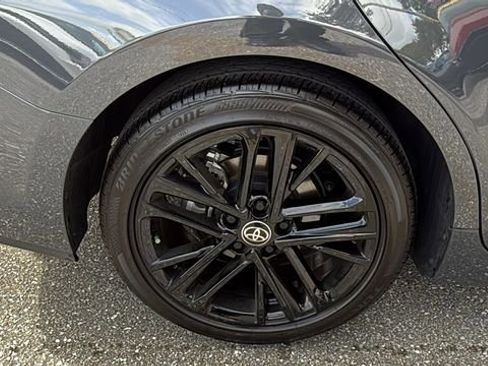 Used 2025 Toyota Camry SE image 11