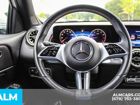 Used 2025 Mercedes-Benz GLB 250 image 25
