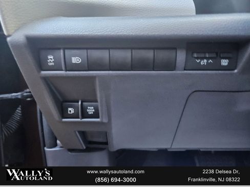 Used 2021 Toyota Sienna XLE image 9