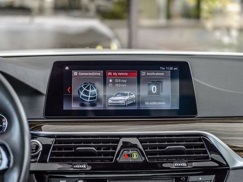 Used 2019 BMW 530i w/ Convenience Package RWD image 30