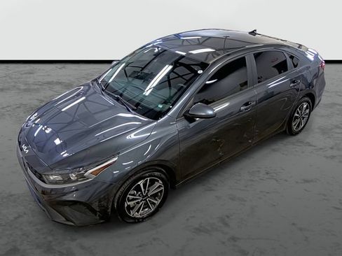 Used 2024 Kia Forte LXS FWD image 7