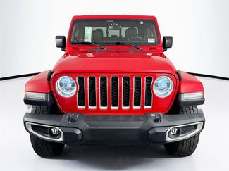 Used 2020 Jeep Gladiator Overland video 3