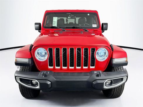 Used 2020 Jeep Gladiator Overland image 3