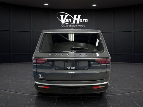Used 2023 Jeep Wagoneer L 4WD w/ Premium Group I image 4