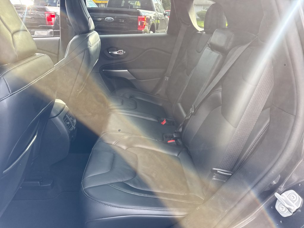 Used 2021 Jeep Cherokee High Altitude AWD/4WD image 16