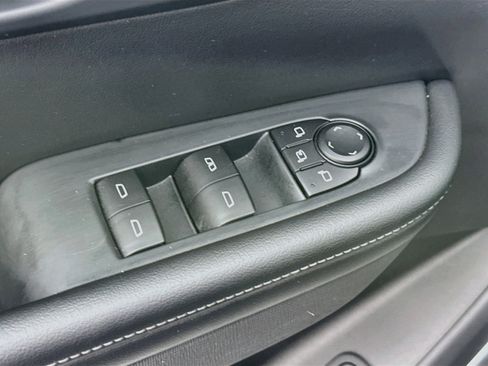 Used 2025 Buick Enclave Preferred AWD/4WD image 15