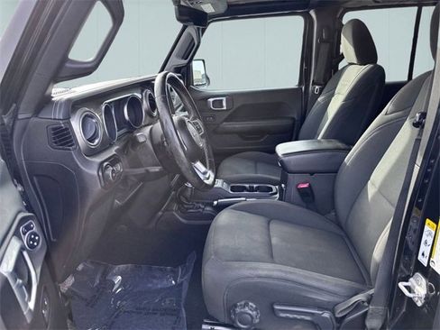 Used 2019 Jeep Wrangler Unlimited Sahara image 10