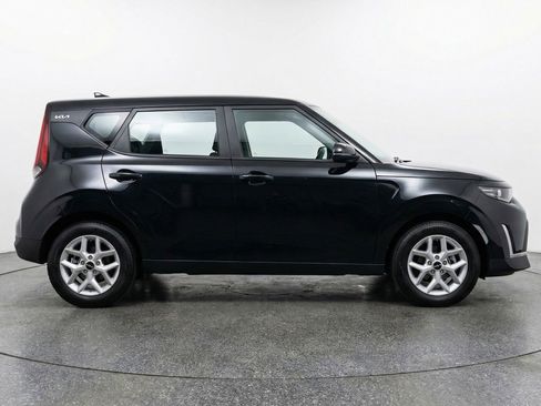 Used 2025 Kia Soul LX w/ LX Technology Package image 11