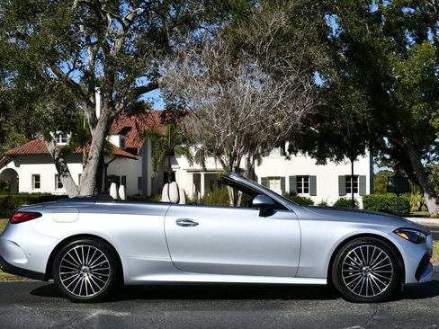 Used 2024 Mercedes-Benz CLE 450 4MATIC Cabriolet image 40