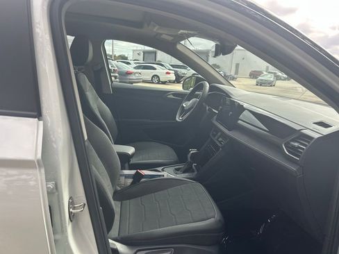 New 2026 Volkswagen Taos SE image 30