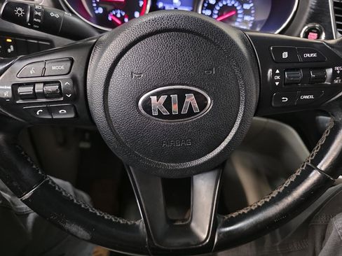 Used 2019 Kia Sedona EX image 34
