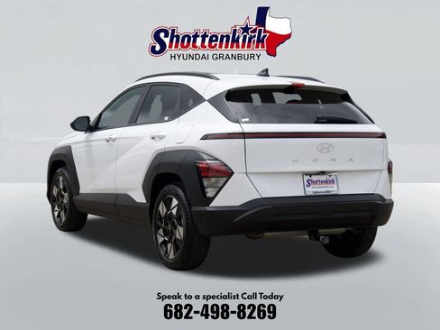 Used 2025 Hyundai Kona SEL FWD image 8