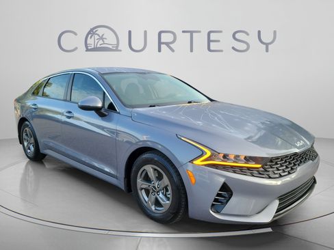 Used 2022 Kia K5 LXS FWD image 5
