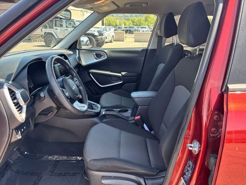Used 2024 Kia Soul LX w/ Option Group 015 FWD image 24