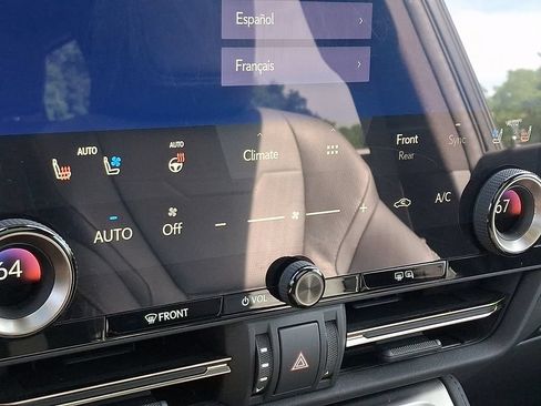 Used 2024 Lexus GX 550 w/ Accessory Package (Z1) AWD/4WD image 18