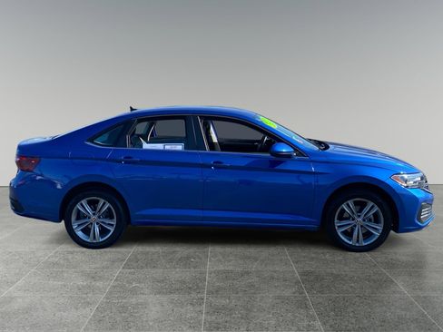 Used 2024 Volkswagen Jetta SE FWD image 6
