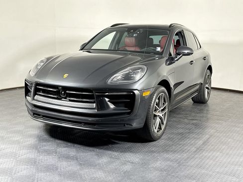 Certified 2023 Porsche Macan AWD/4WD image 1