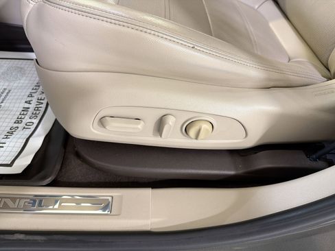 Used 2018 GMC Acadia Denali w/ Technology Package image 11