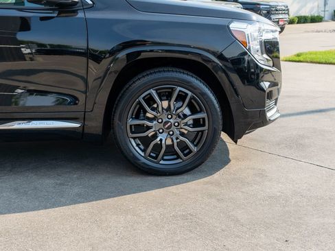 Used 2023 GMC Terrain Denali w/ Black Diamond Edition AWD/4WD image 39