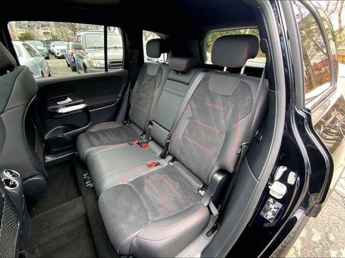 Used 2026 Mercedes-Benz GLB 250 4MATIC image 17