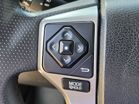 Used 2017 Toyota 4Runner Limited AWD/4WD image 23