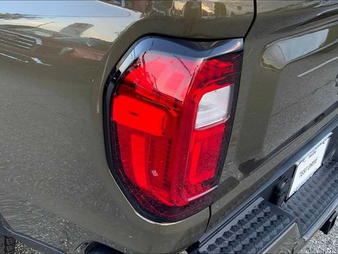 New 2025 GMC Canyon Elevation w/ Convenience Package image 14