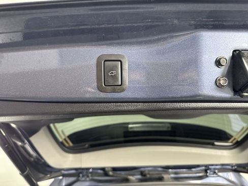 Used 2018 Toyota Highlander Limited AWD/4WD image 36