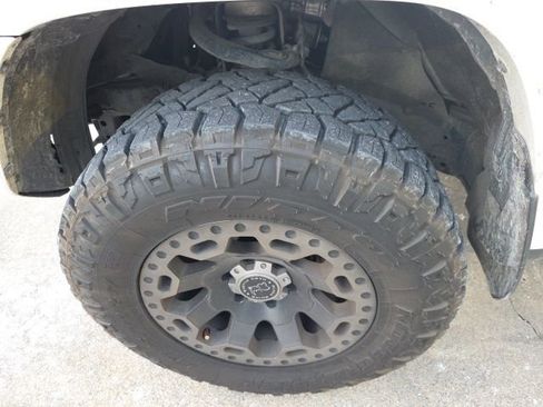 Used 2018 Toyota 4Runner SR5 Premium image 4