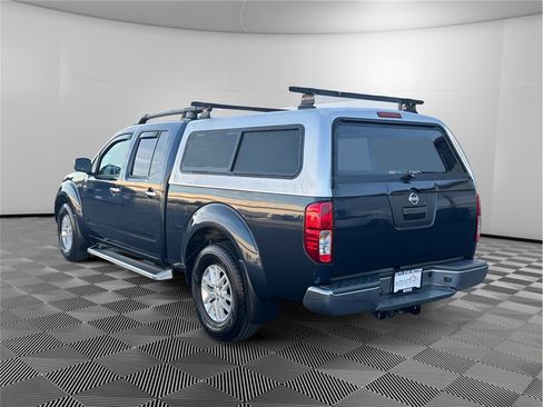 Used 2019 Nissan Frontier SV image 3