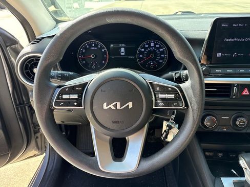 Used 2023 Kia Forte LXS w/ LXS Technology Package image 17