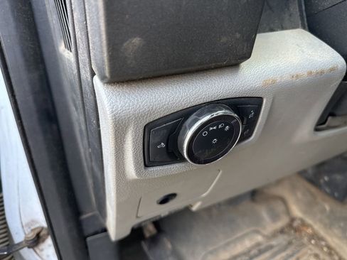 Used 2019 Ford F250 XL w/ Power Equipment Group image 19