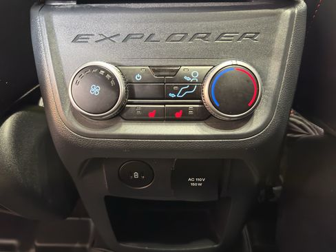 Used 2025 Ford Explorer ST AWD/4WD image 13
