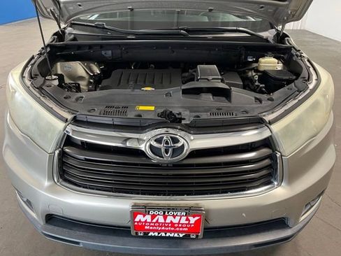 Used 2015 Toyota Highlander Plus AWD/4WD image 9