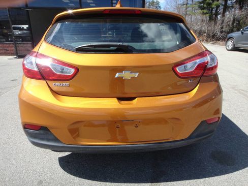 Used 2017 Chevrolet Cruze LT image 5